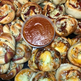 Traditional Garlic Knot Trays