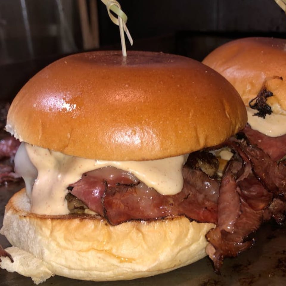 Delicious Reuben Burger Experience